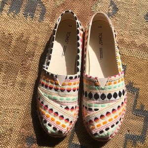 Toms embroidered espadrilles, size 8